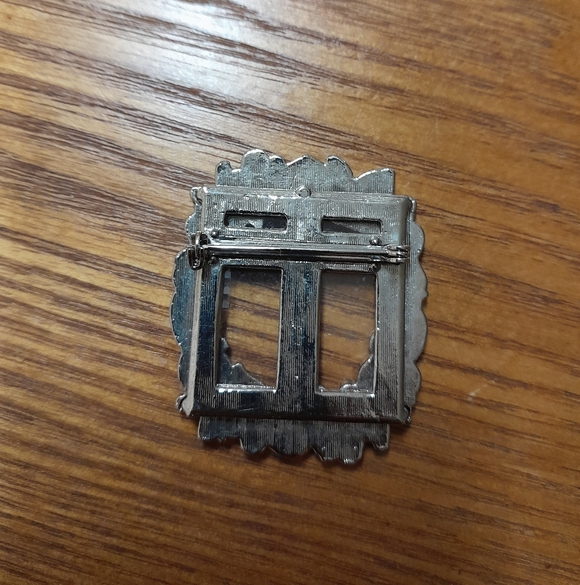 Ornate Silver Tone Vintage Frame Cross Brooch  Size:OS  Unknown - Picture 2 of 4